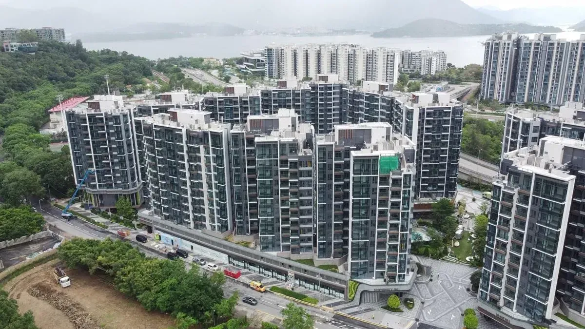 大埔白石角University Hill第2B期一伙開放式戶，獲俄羅斯學生零議價以1.3萬元承租。