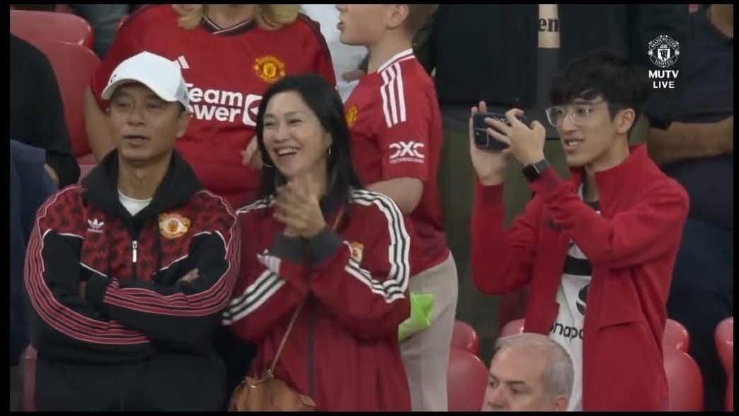 歐霸盃決賽｜李克勤一家睇住曼聯輸波 余德丞喊住見證熱刺捧盃