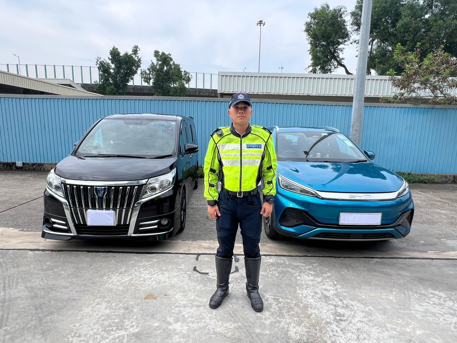 警灣仔及東區「放蛇」打擊白牌車，拘兩男司機扣查車輛。