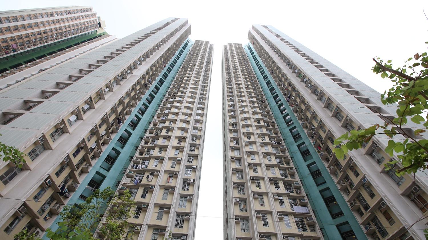 天水圍居屋天盛苑兩房以綠表價358萬元沽出，屬市場價成交。