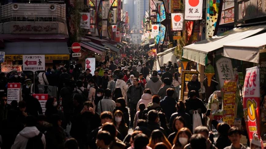 圖為東京阿美橫町人群。(資料圖片)