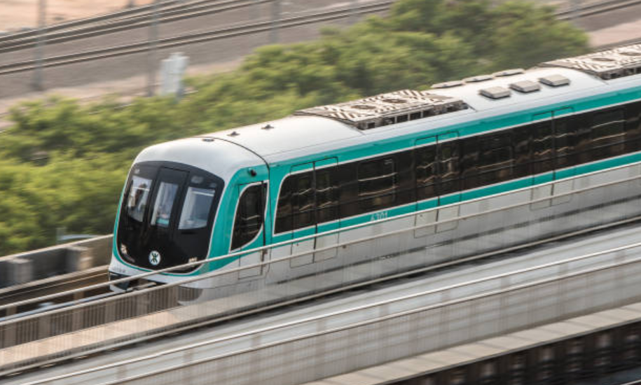 深圳地鐵6號線起點設在深圳科學館，途經深圳北站、龍華、石岩、光明等區域，終點位於松崗，全長49.7公里，共設27座車站。