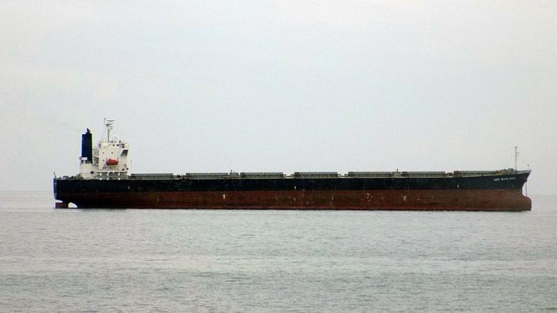 內地貨輪長洲以北擱淺，據報無人受傷。(非涉事貨輪。網上圖片)