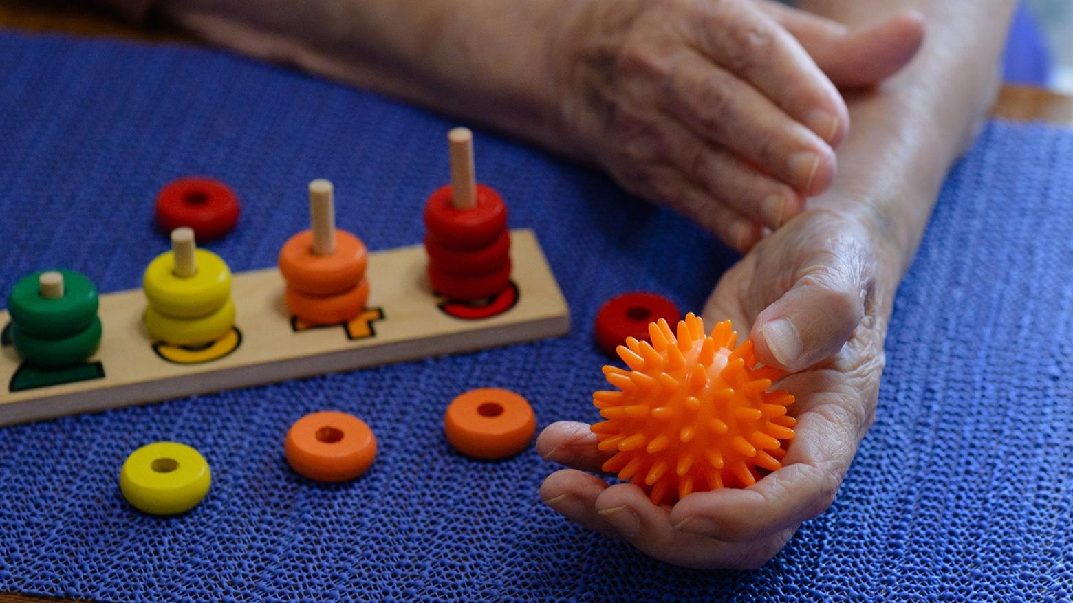 AI復康機械人為復健領域的革新突破，穿戴式設備能根據病人狀況給予即時「感覺回饋」。