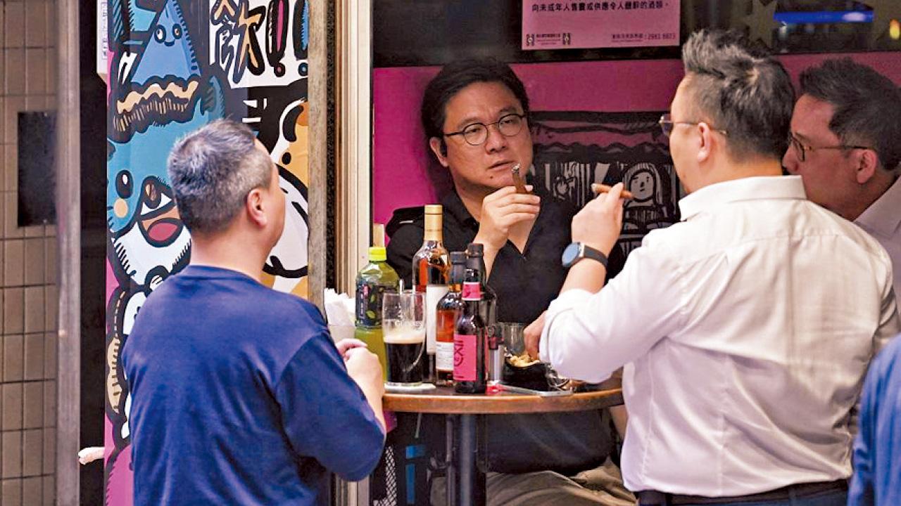 搞死轉口物流 下個輪到酒吧還是報販？