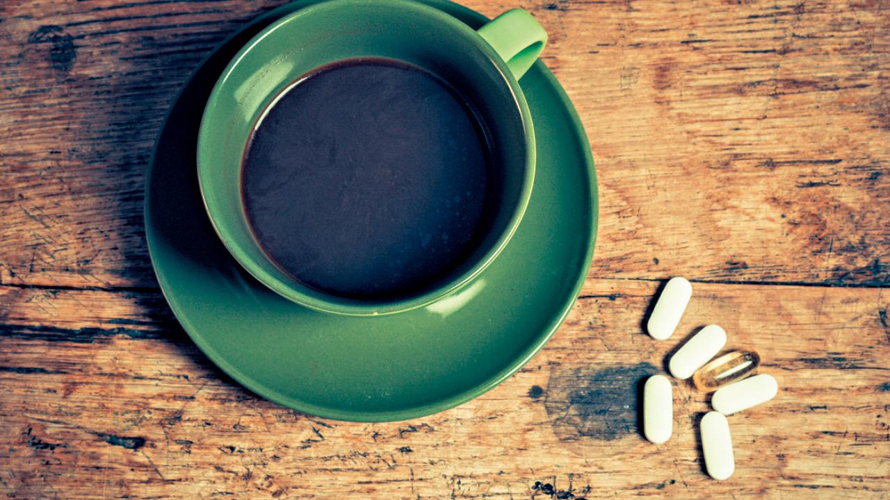 吃藥配茶或咖啡無所謂？ 或成服藥隱患