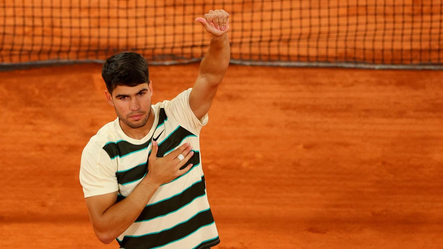 艾卡拉斯在八強輕取湯米保羅。(路透社)