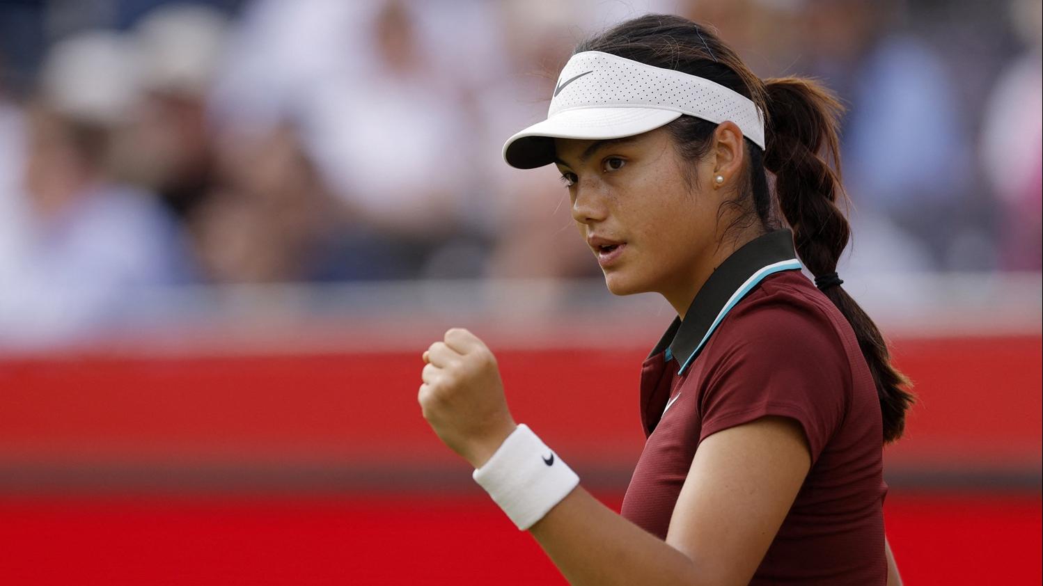 拉度卡露在皇后會盃首圈過關。(路透社)