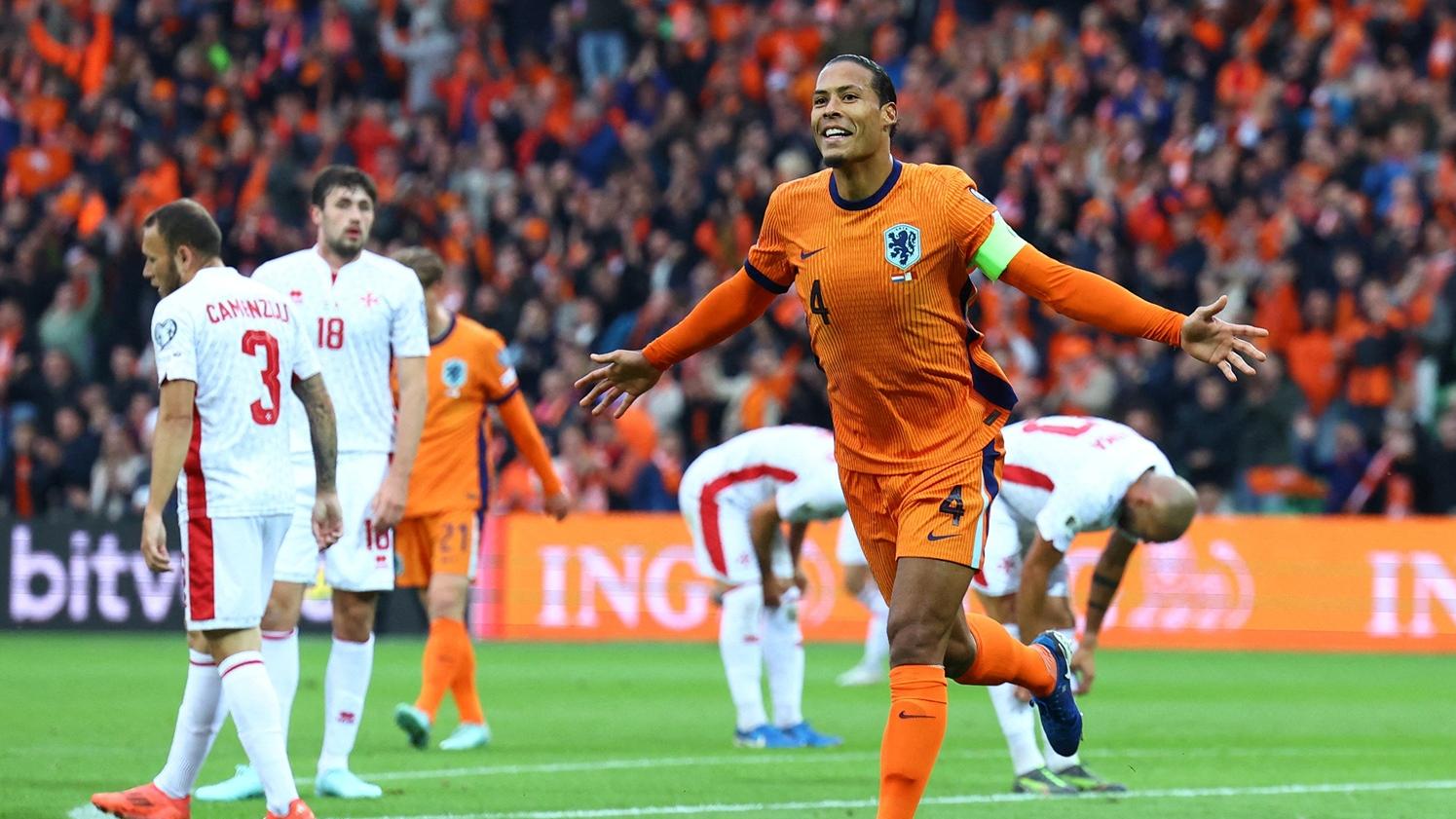 雲迪積克協助荷蘭以8:0痛宰馬爾他。(路透社)