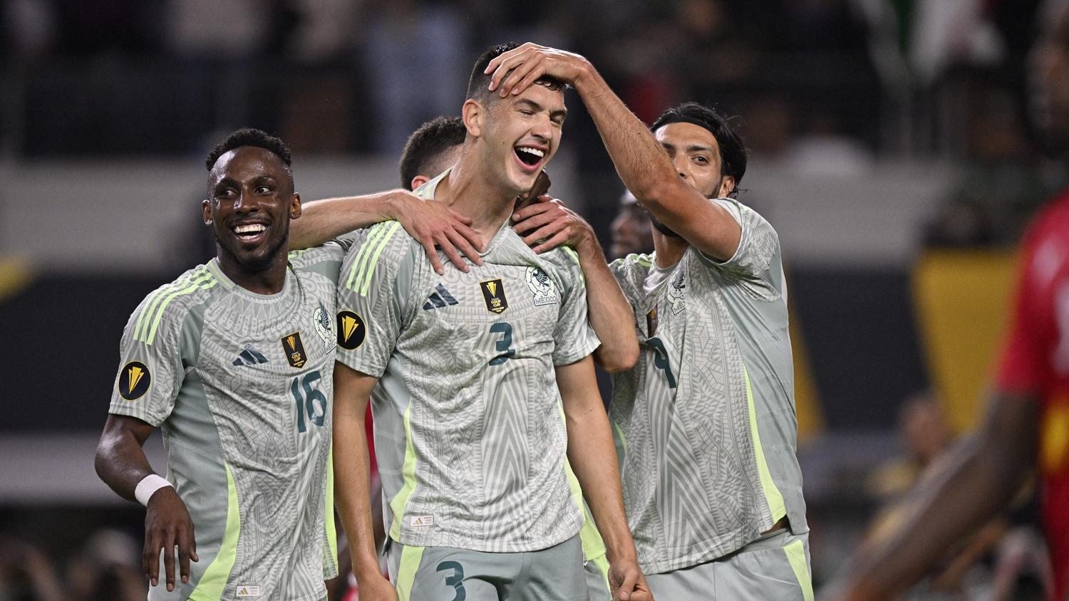 墨西哥在分組2:0擊敗蘇里南，與哥斯達黎加提前晉級。(路透社)