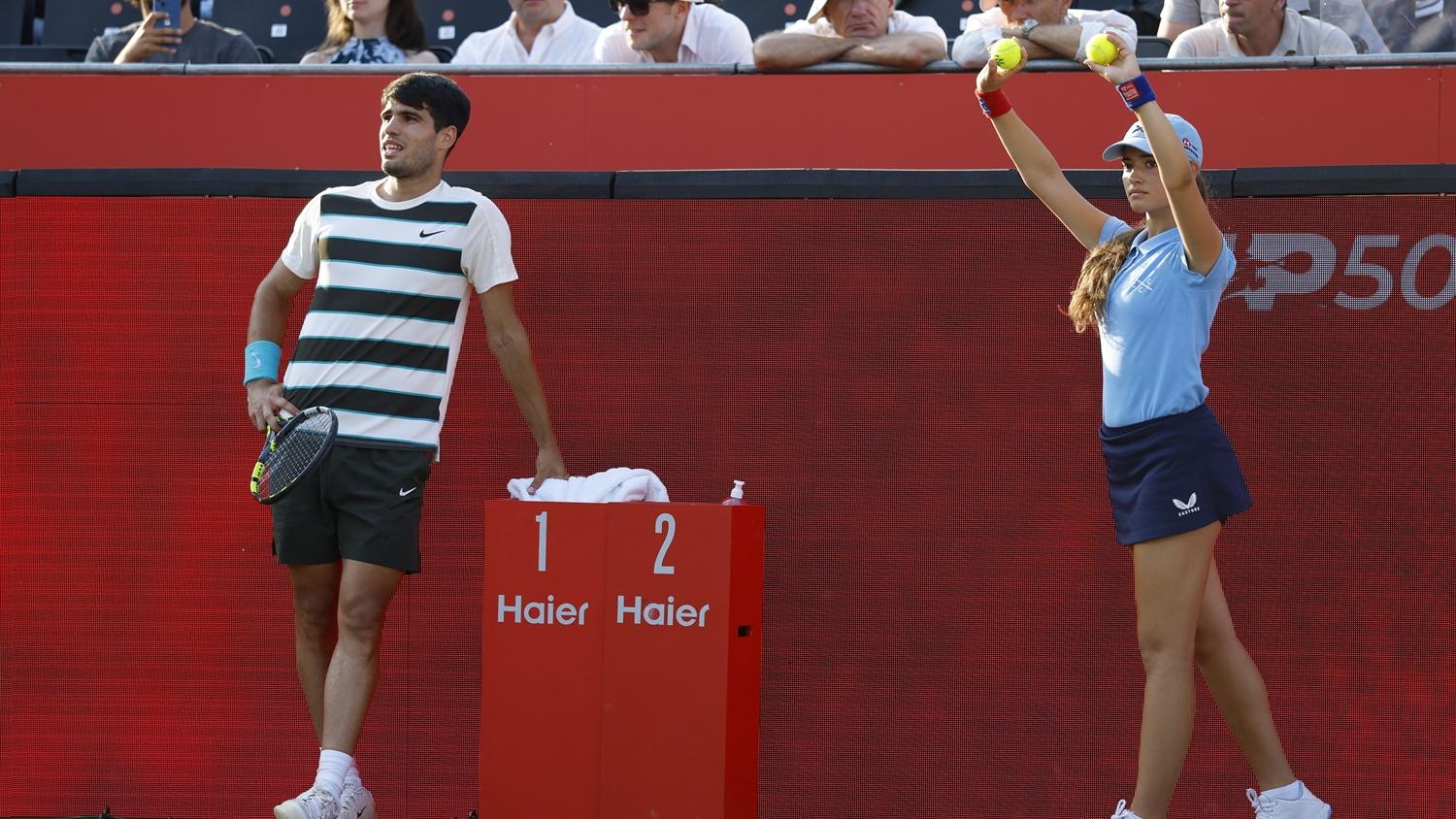 艾卡拉斯在皇后會盃險勝晉級。(路透社)