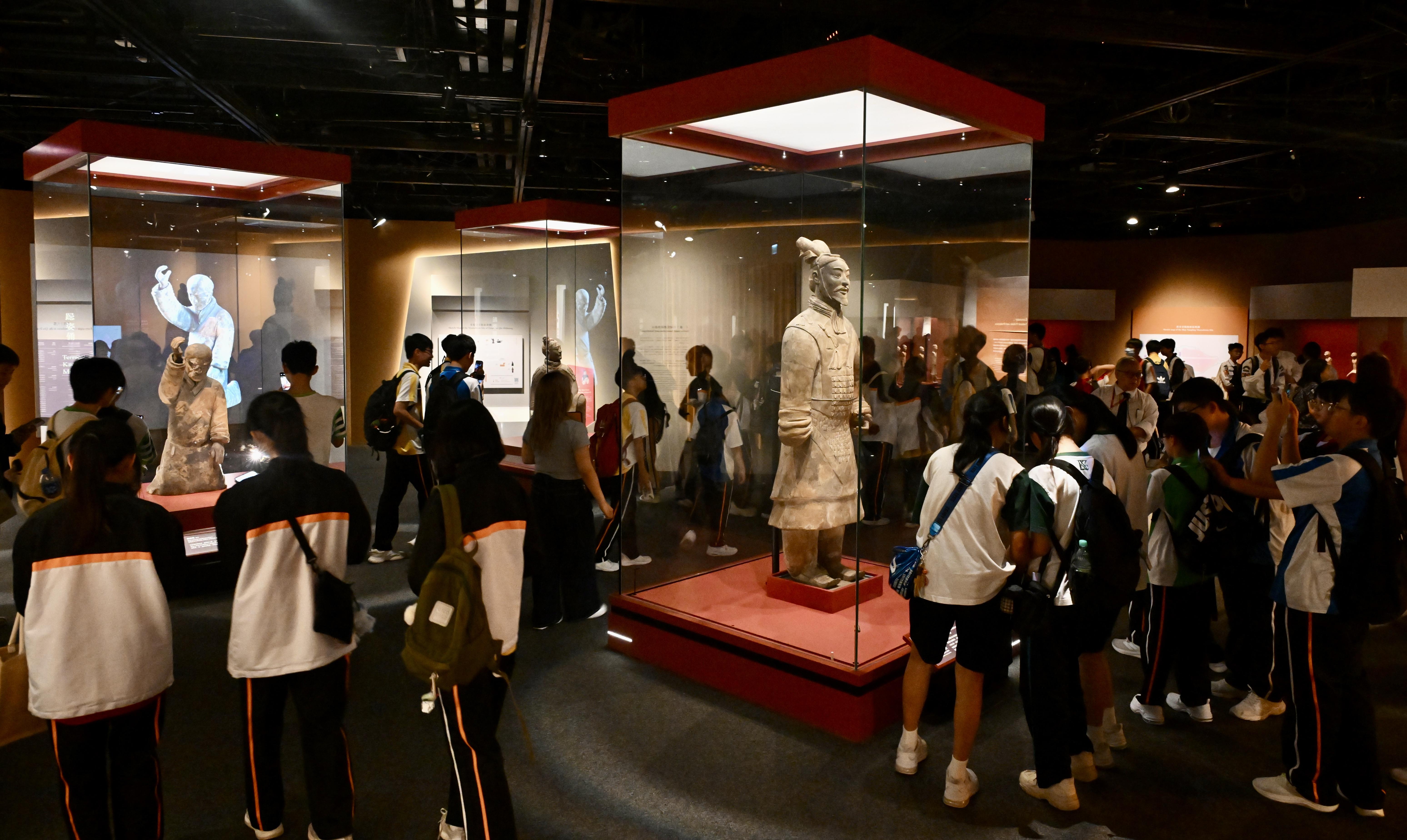 香港歷史博物館正舉行「香港賽馬會呈獻系列：天下一統—陝西秦漢文明展」。