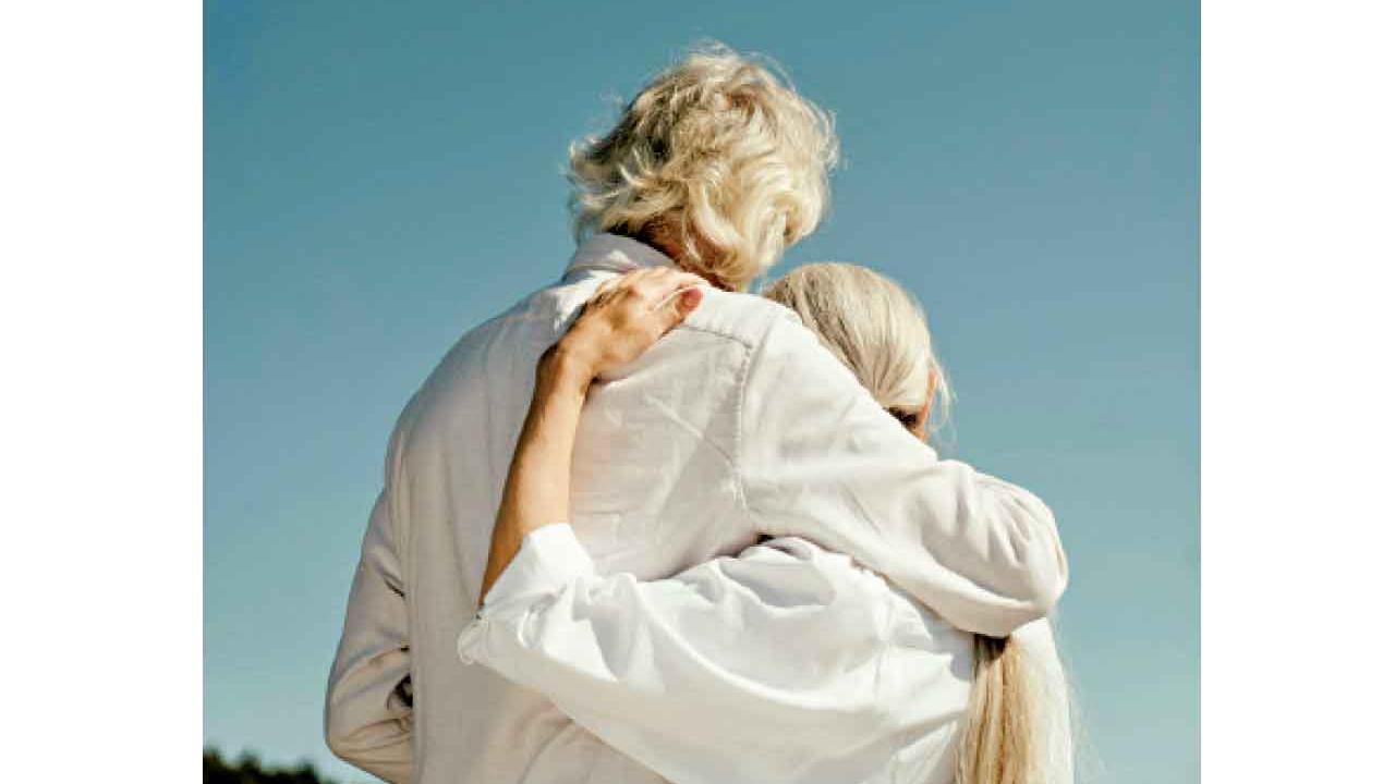 黃昏戀的勇敢與溫柔