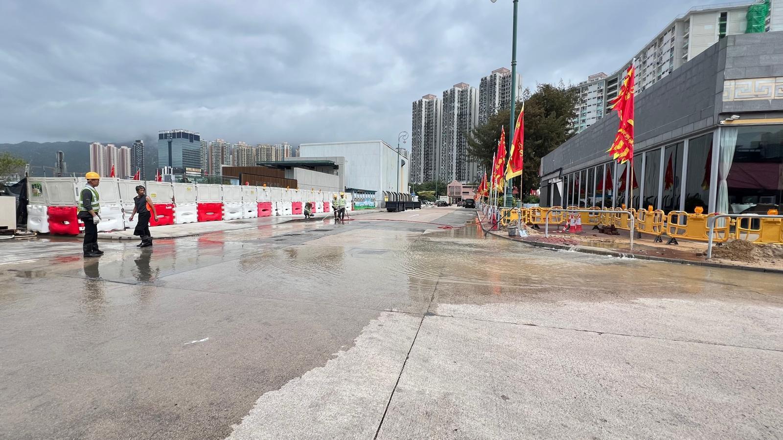 屯門三聖街有水管滲漏(屯門區三聖關愛隊)  