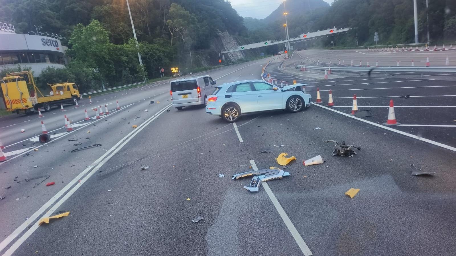 城門隧道口發生車禍。（fb「車cam L（香港群組）」圖片）