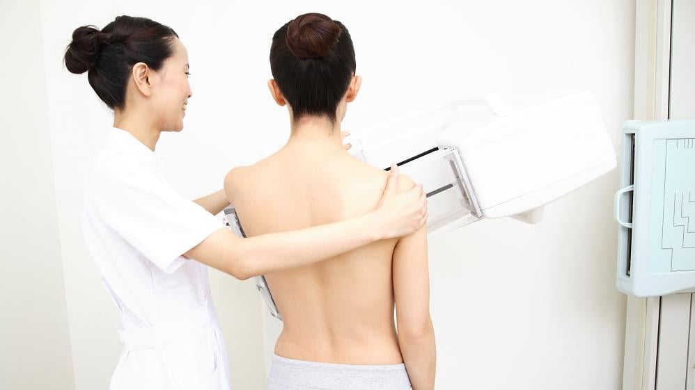 根據統計，乳癌多年來高踞香港女性癌症發生率第一位，且有年輕化趨勢。