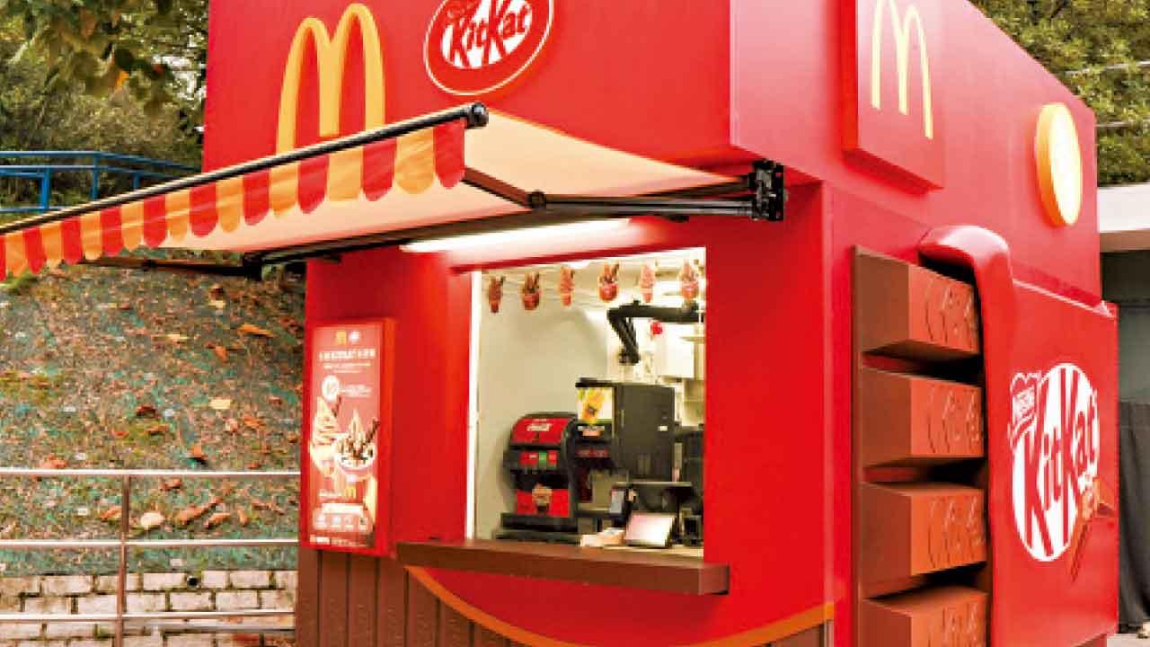 香港麥當勞與雀巢香港聯乘推KITKAT朱古力威化味新地系列 Ian率先試食預祝生日