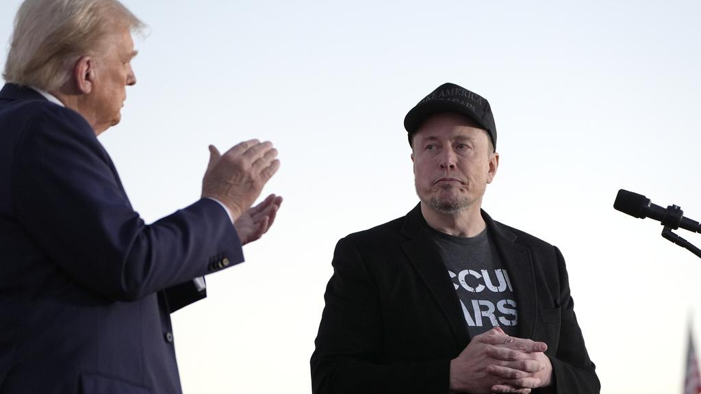 馬斯克與特朗普(AP)
