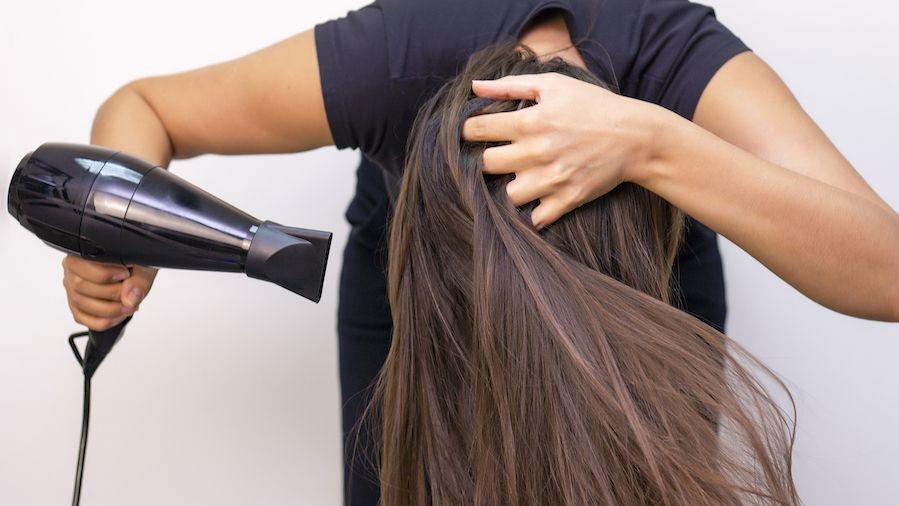 保住髮絲要留心 毛巾搓頭傷髮質 3種乾髮方式更護髮