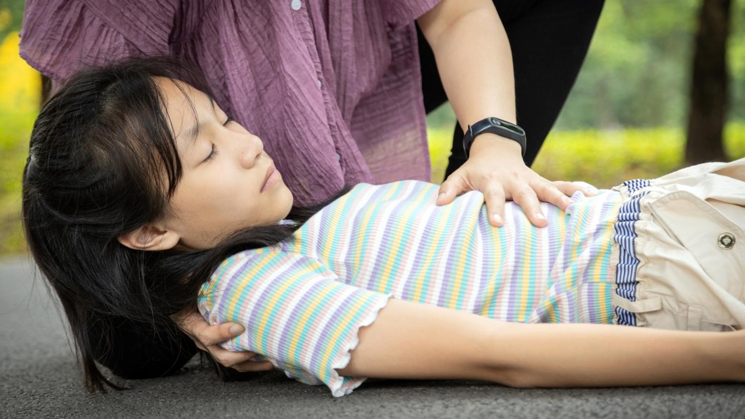 傳統動脈攝影操作困難且風險高，靜脈造影不僅降低侵入性，還能配合AR精準切除病灶。