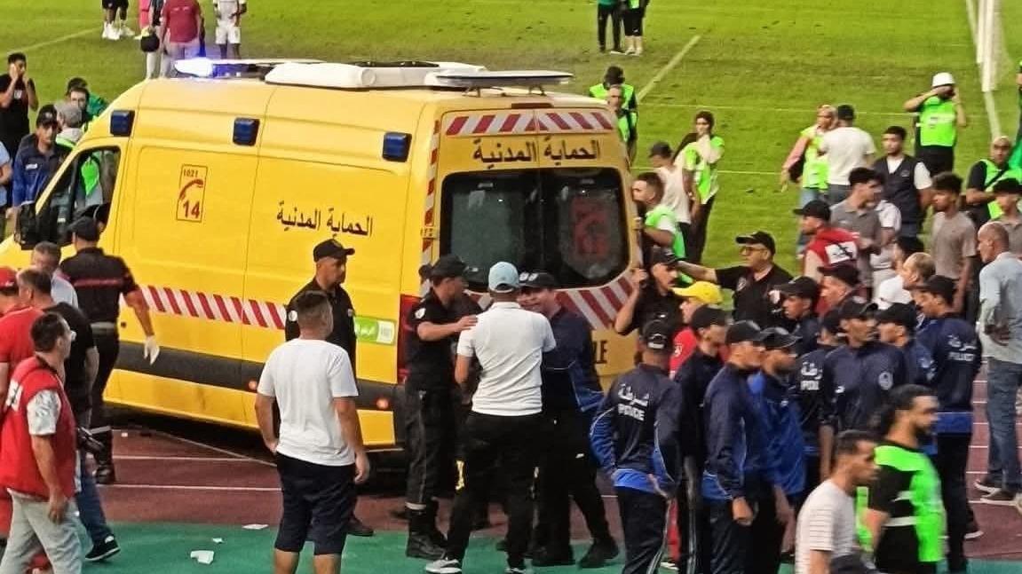阿爾及利亞球場意外，造成至少3人死亡。(X)