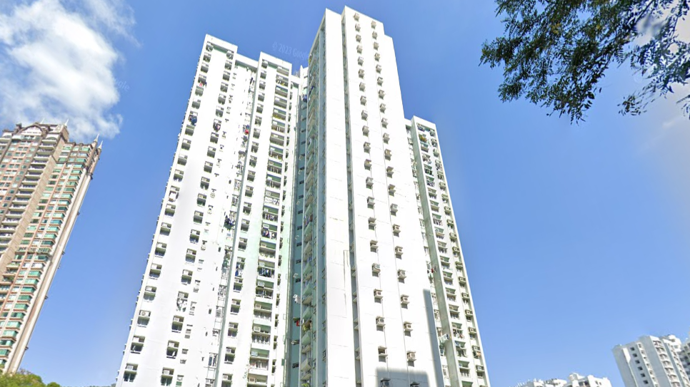 樂富居屋嘉強苑兩房放盤一個月，便獲綠表買家以市價380萬元承接，呎價逾9,300元。