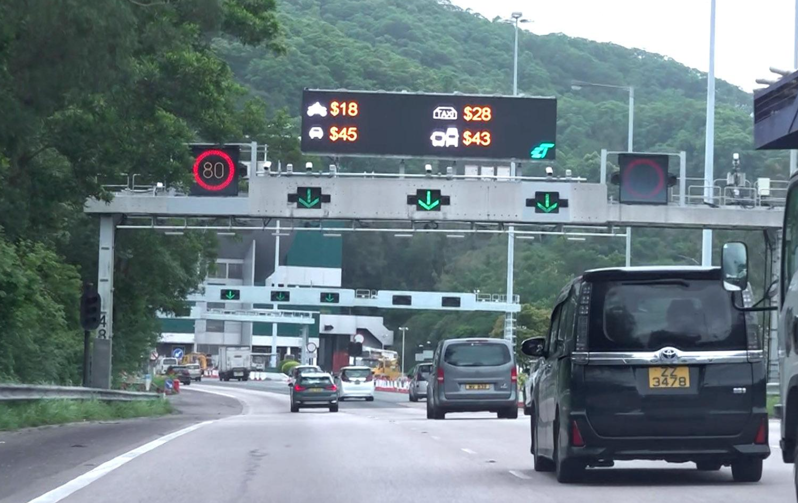 政府收回大欖隧道專營權後首個工作天(港台圖片)