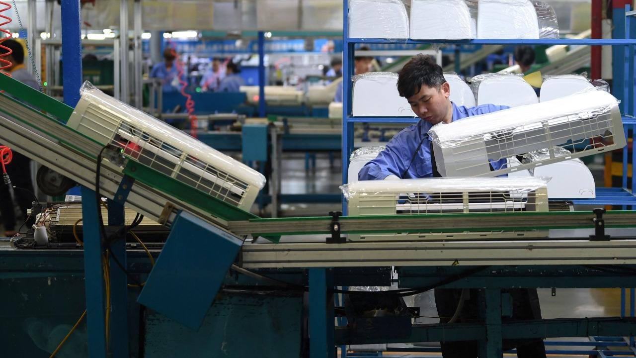 內地6月官方製造業PMI微升至49.7，創3個月高位，但連續3個月處於收縮區間。（新華社資料圖片）