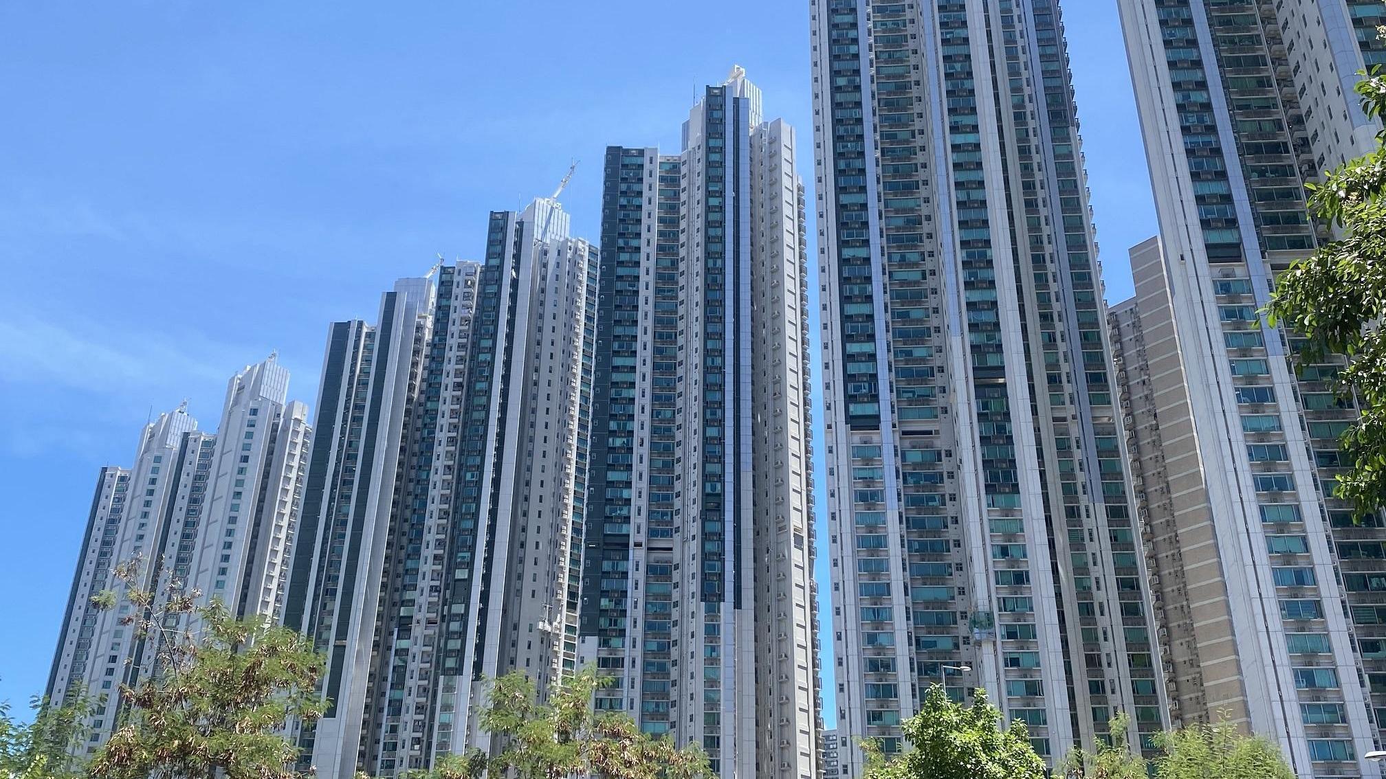 荃灣環宇海灣高層兩房銀主盤，有指獲逾10組準買家爭購，最終被搶高近61萬元沽出。