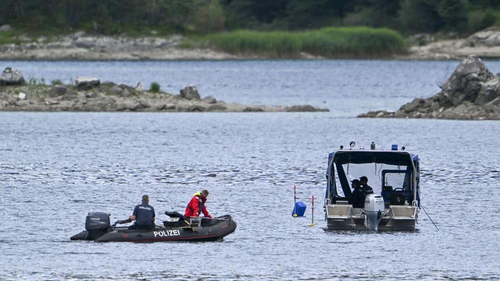德國中國男跳湖救6歲子雙雙溺斃，遺體一星期後終尋獲。(X)