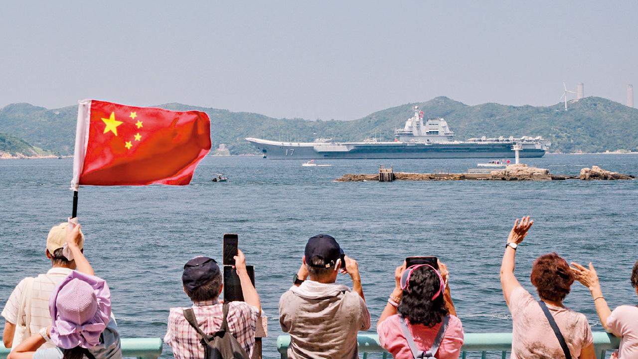山東艦航母編隊離港 逾3萬人次參觀 陳國基：體現國家對港關懷與支持