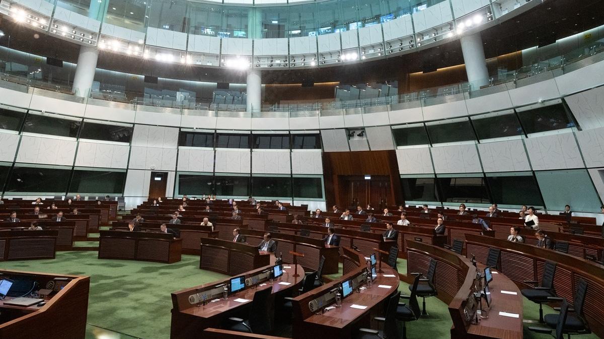 香港市民對立法會的議政質素和議員表現的要求越來越高。