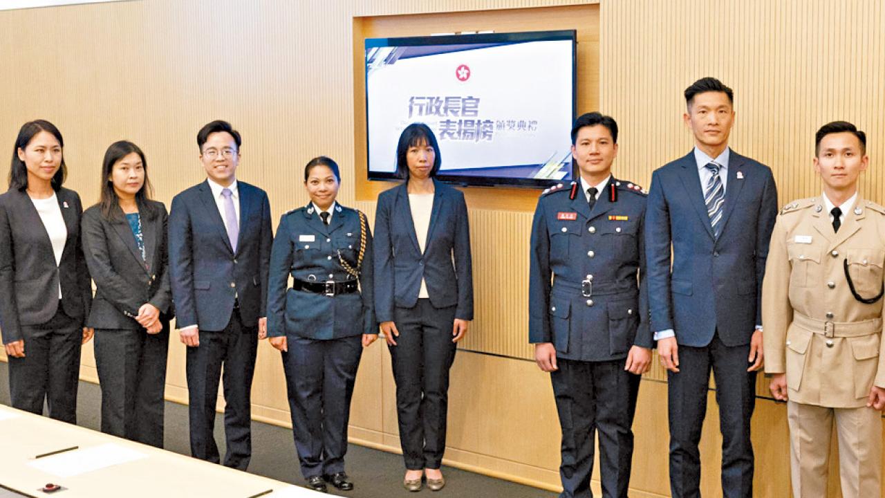 赴緬甸災區救被困5天倖存者 特區救援隊登行政長官表揚榜