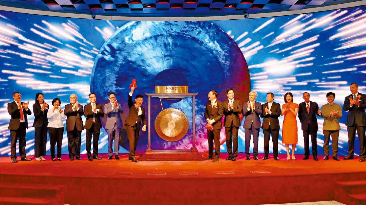 首掛漲1.1% $38築城牆 富衛上演護盤戰