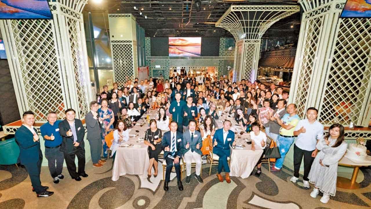 香港：自己品牌自己撐