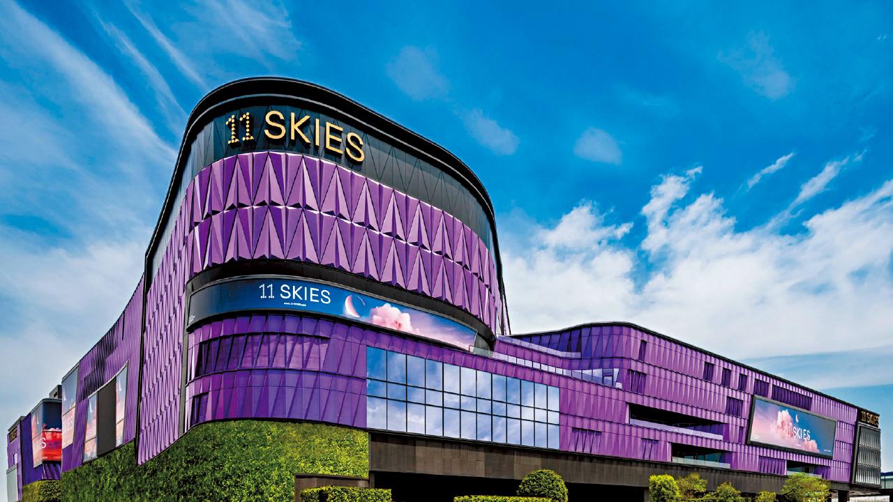 撲水未完！ 傳新世界擬售11 SKIES 恐蝕50億