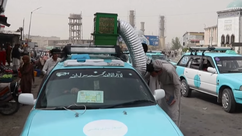 阿富汗氣溫達40度 的士司機自製冷氣機安裝車頂上