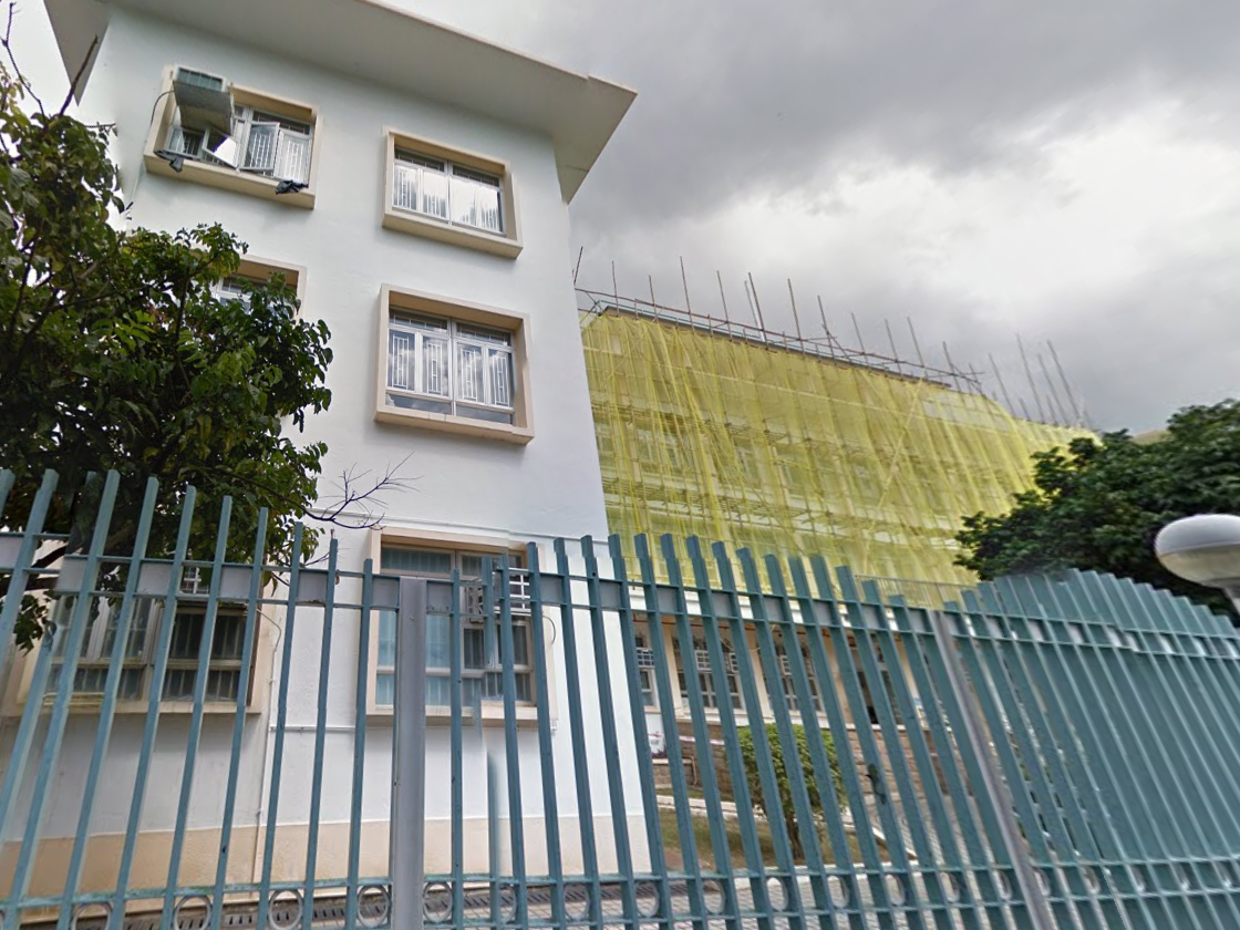 大澳43歲清潔女工不適昏迷，送診所搶救後不治。(Google街景截圖)