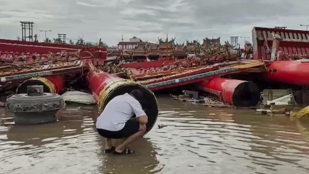 颱風丹娜絲重創台灣多地 最少3死502傷 66萬戶停電