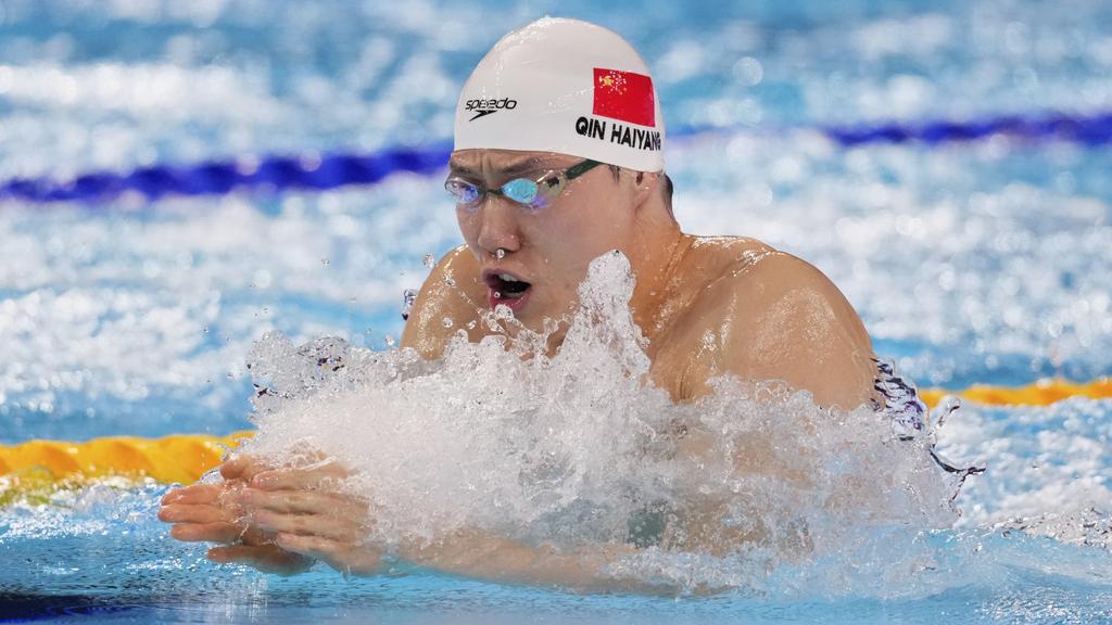 游泳世錦賽｜覃海洋男子100蛙封王 中國今屆首面游泳金牌。（美聯社）