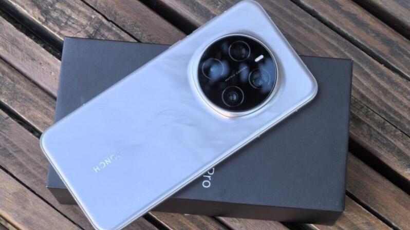 HONOR Magic8系列配置曝光　小尺寸機型現身　續航影像再升級！