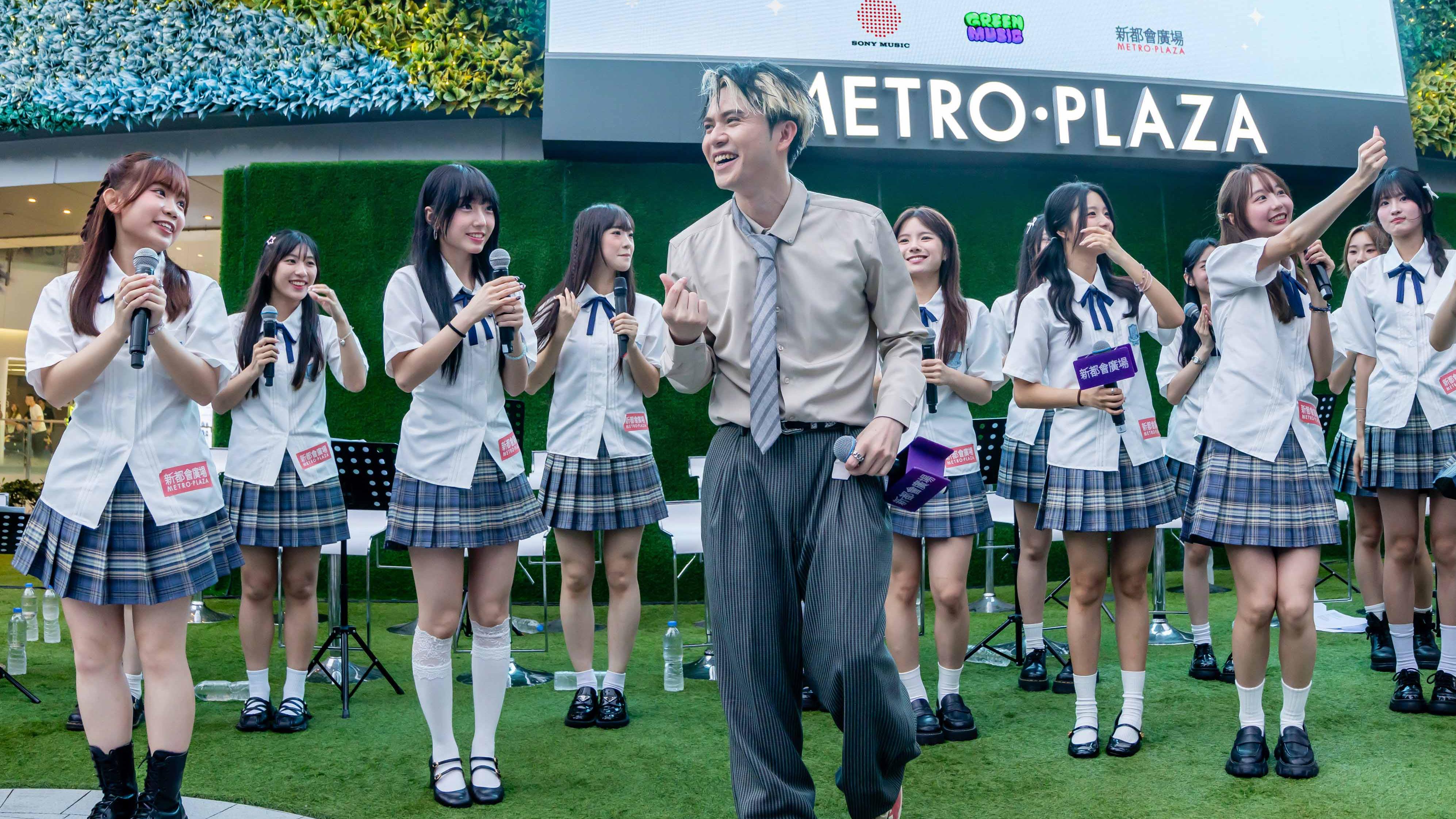 Idol Girls與King跳唱《心急人上》 落區與fans獨狂簽名拍照