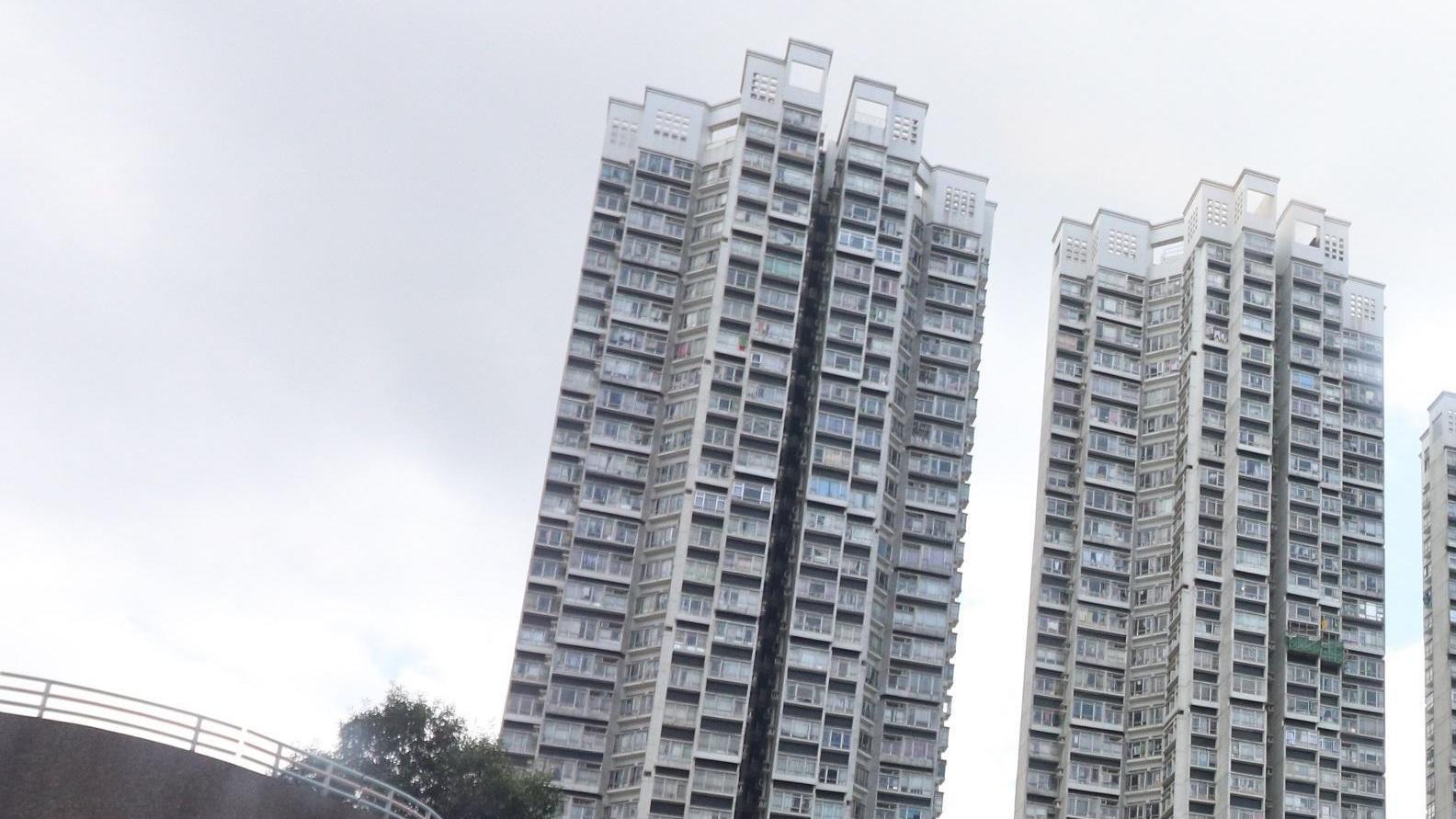 天水圍嘉湖山莊一伙正在翻新中的三房單位，獲同屋苑租客以1.4萬元預租，呎租逾25元。