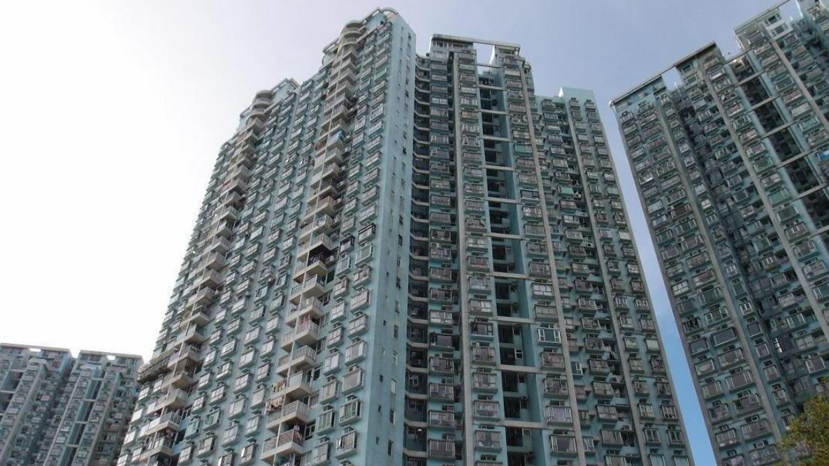 屯門邁亞美海灣兩房全海景雅裝戶，用家以稍高市價468萬元承接，呎價近1萬元。