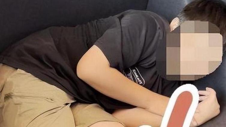 男童與父親及繼母去旅行　因後座無位被逼蜷縮車尾箱兩小時