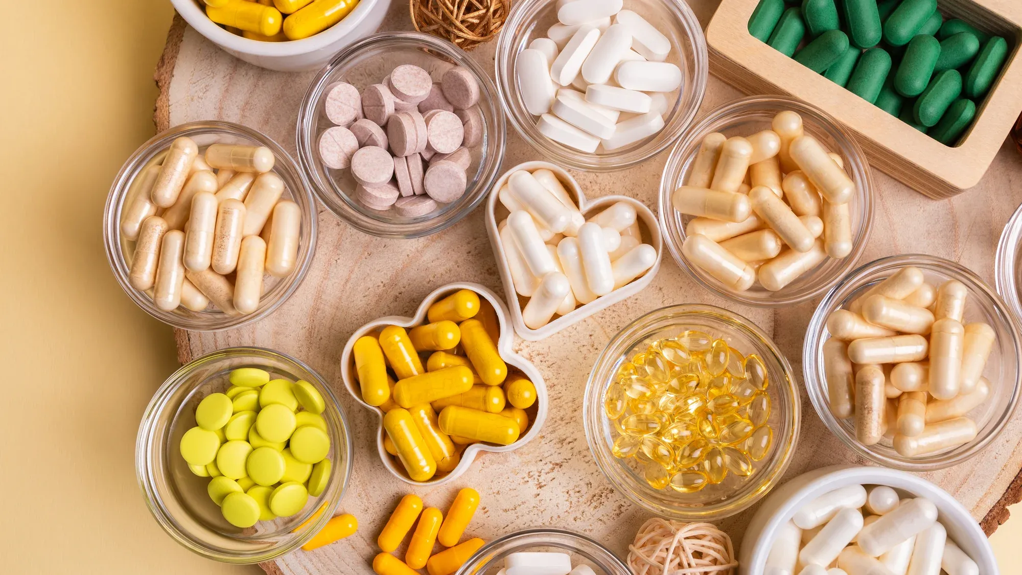 目前已有許多研究指出，多種營養素(如：維生素C、D、鋅、鐵、胺基酸等)與傷口癒合相關。