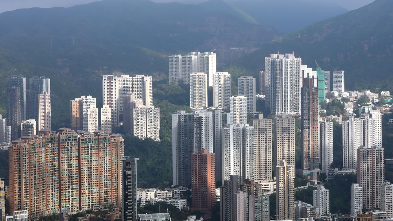 利嘉閣指出，關稅停戰，配合拆息回落，整體樓宇買賣即時彈升，惟盤源需時補充，大市料在短暫回氣後，有力再試高位。(資料圖片)