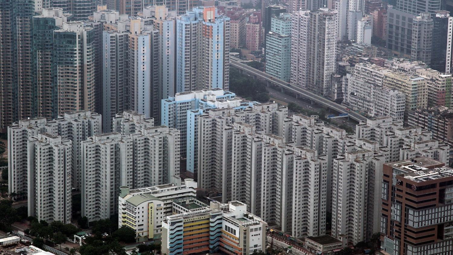 市場焦點仍集中於一手，二手交投持續放慢，中原十大屋苑7月份錄191宗買賣成交，按月跌14%。(資料圖片)