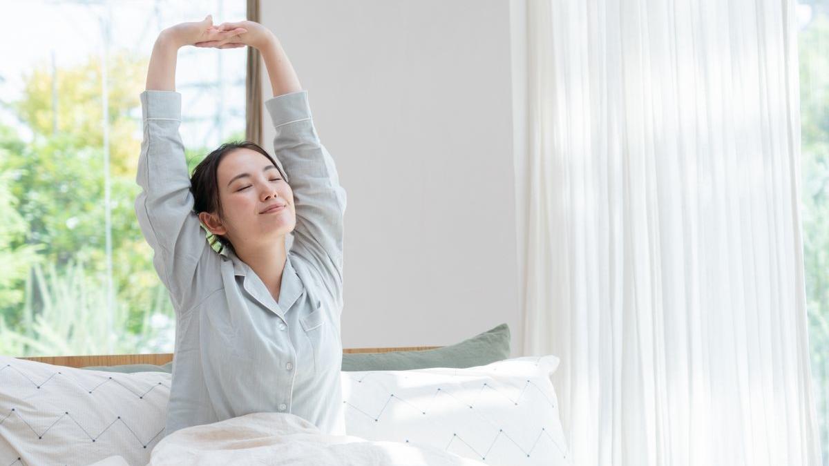 鄭淳予醫生表示，如果發現最近早上特別渙散、難以清醒，不妨從「不再貪睡」開始練習，為自己準備一場高品質的睡眠。