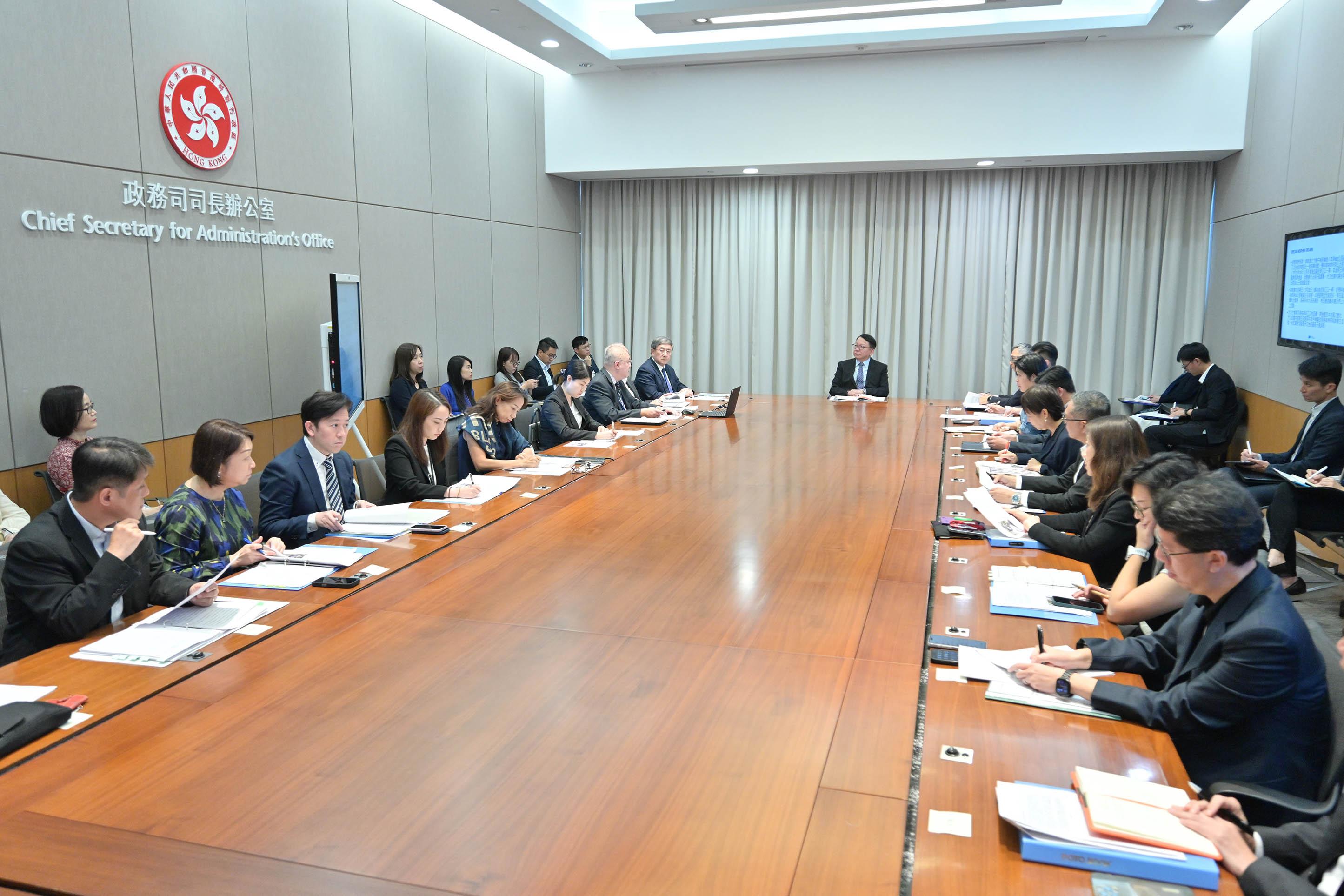 陳國基上星期五主持應對颱風跨部門督導委員會會議。（政府新聞處資料圖片）